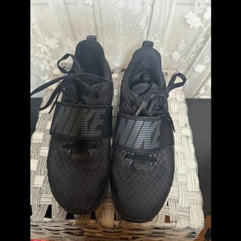 Nike Black Athletic Shoes - Comfortable and Stylish